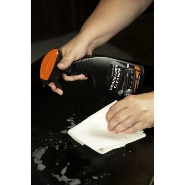 Blackstone 2-in-1 Griddle Degreaser and Cleaning Spray - Image 4