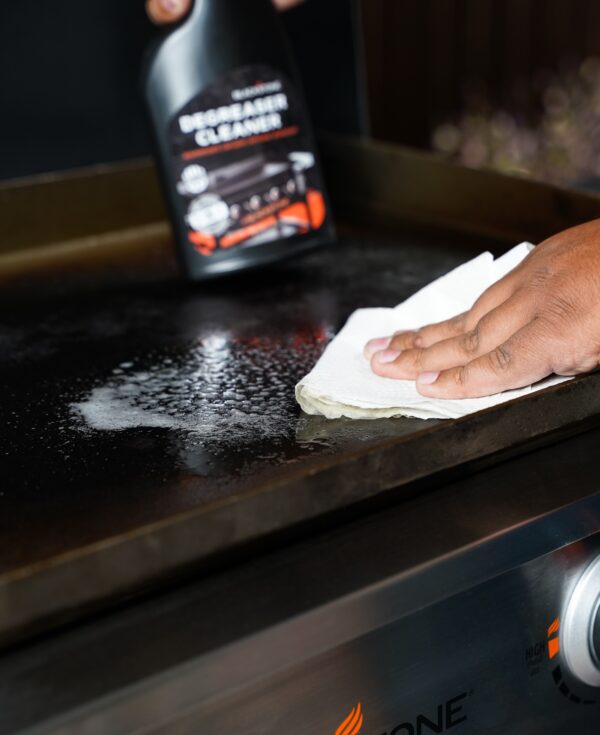 Blackstone 2-in-1 Griddle Degreaser and Cleaning Spray - Image 6